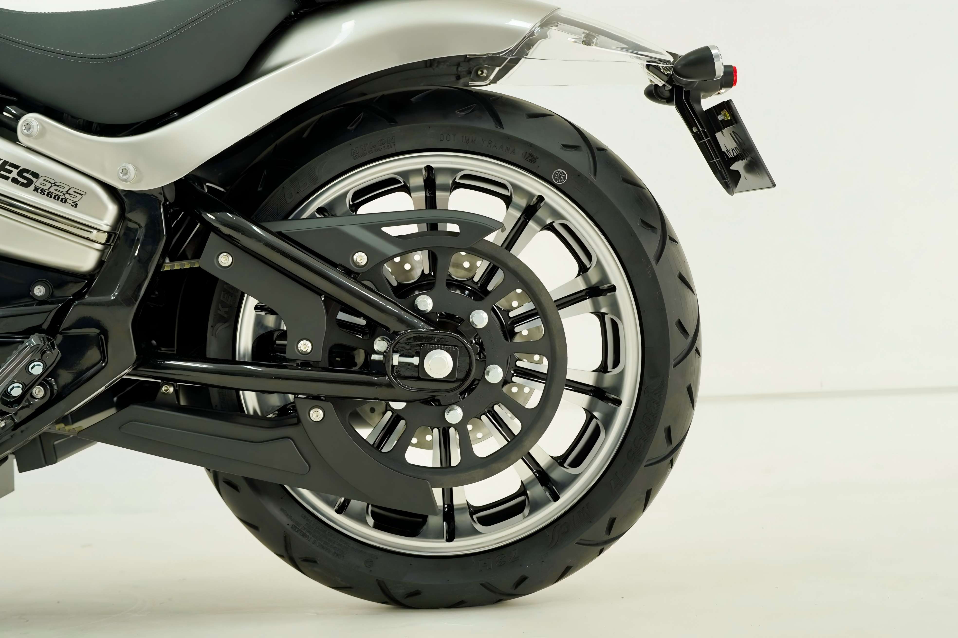 YES625 578cc Cruiser Motorcycle